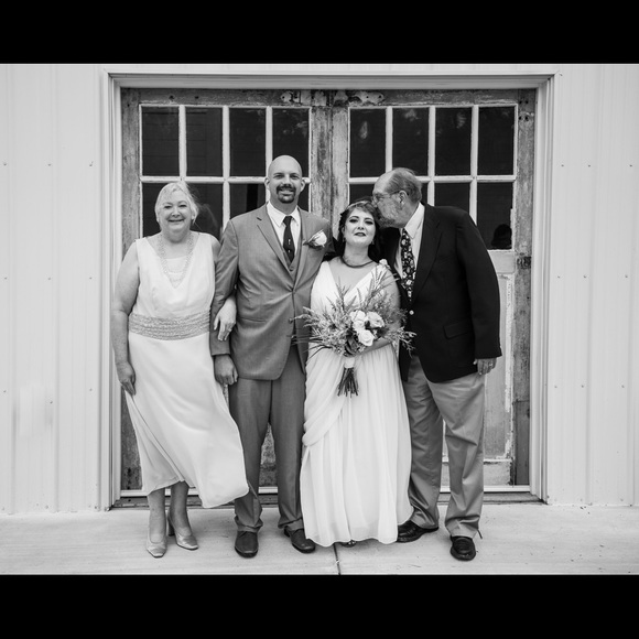 Meet your Posher, Nicole - Picture 4 of 16